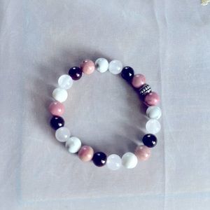Rhodonite, Garnet, Rose Quartz, & Howlight crystals beads bracelet